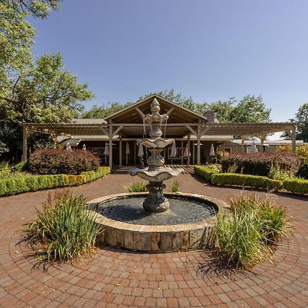 The Village Green Cottage Grove Luaran gambar