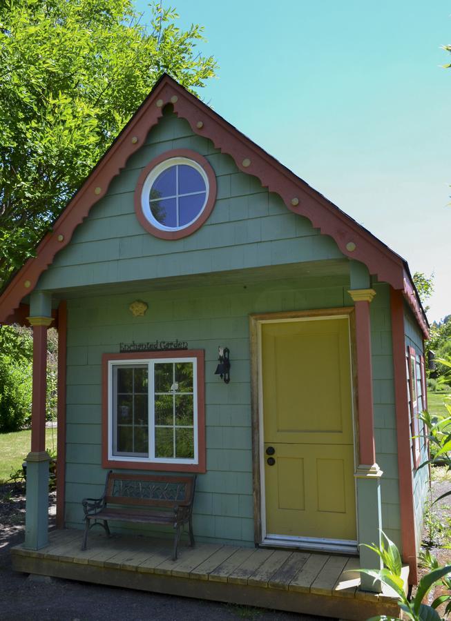 The Village Green Cottage Grove Luaran gambar